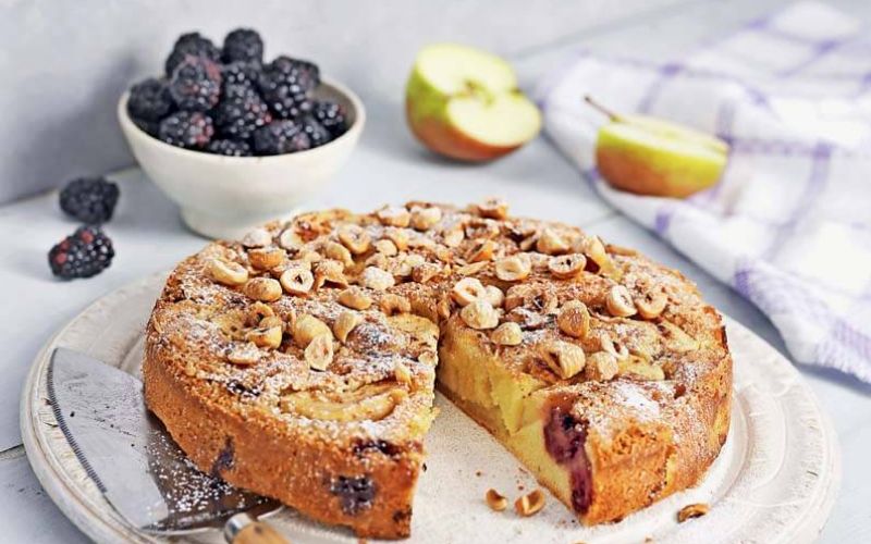 blackberry and apple cakethe country cookin season