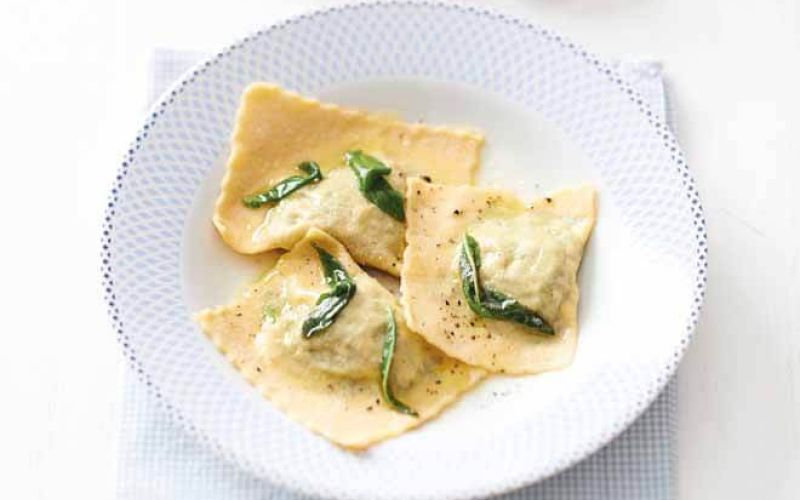 Ravioli s špinačo in rikoto