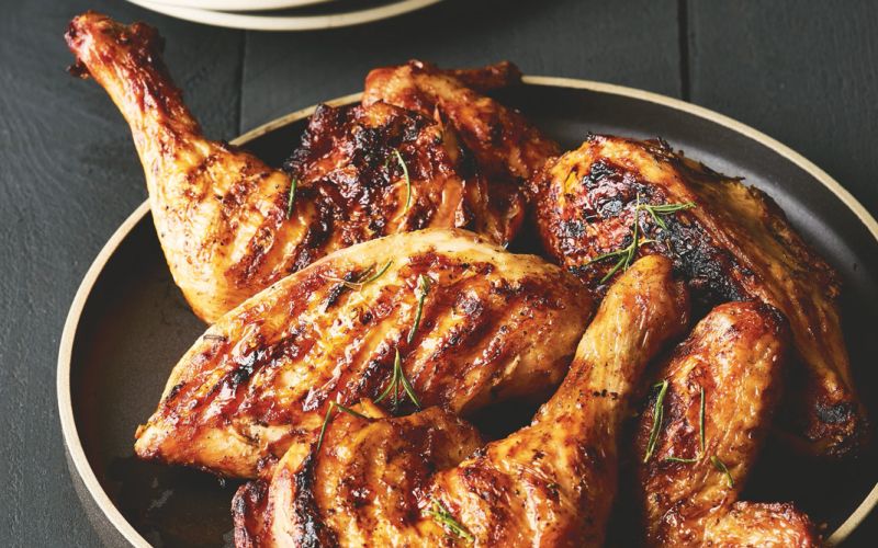 Preprost pečen piščanec z rožmarinom