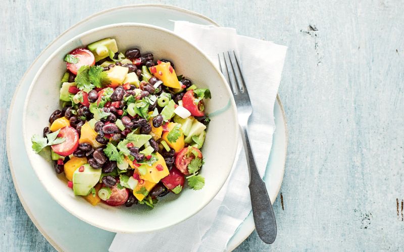 Guacamole &amp; mango salad with black beans