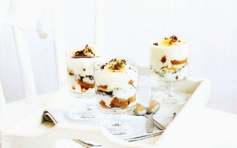 bananin-tiramisu-v-kozarcu_558x620_acf_cropped