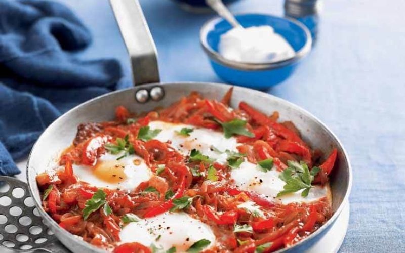 turkish one-pan eggs and peppers (menemen)