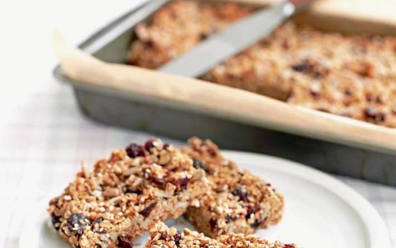 cinnamon berry granola bars