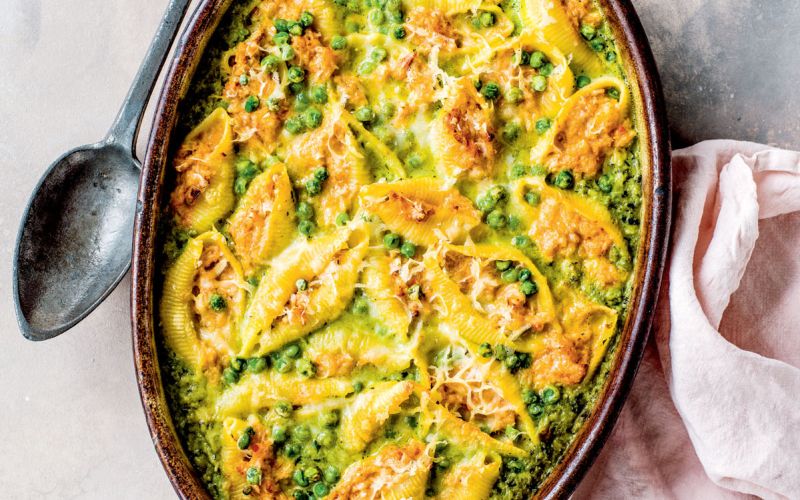 Baked crab and pea giant shells