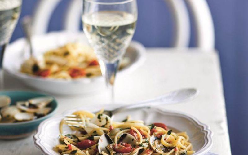 testenine z vongolami