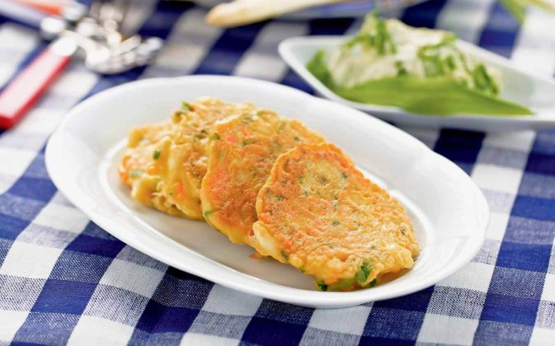 SpargelkuÌchlein mit BaÌrlauchsauce