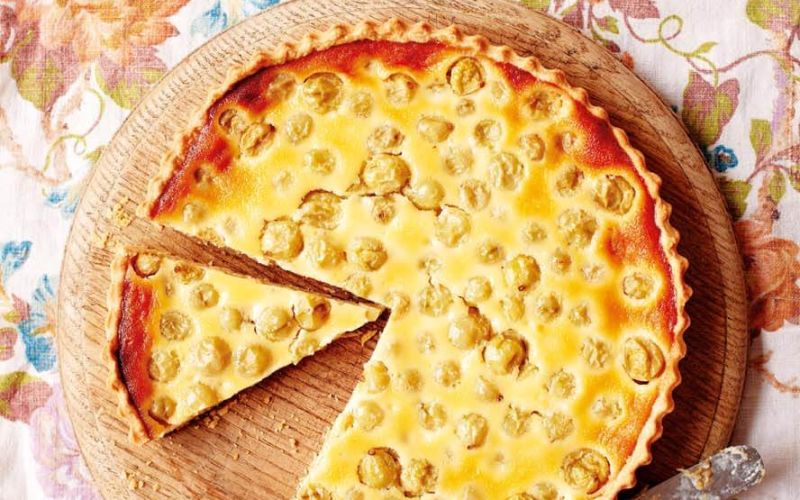 pita z grozdjem in vaniljevo kremo