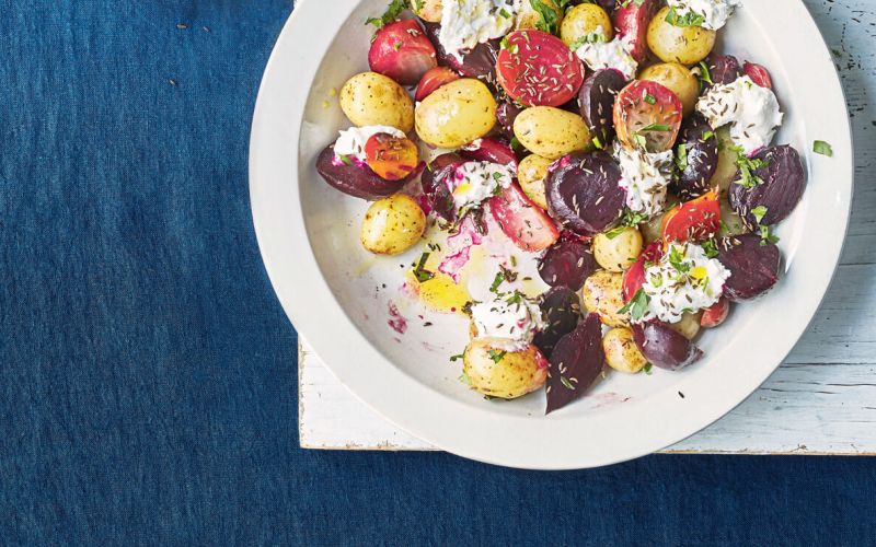 Krompir in pesa s skuto, kumino in lanenim oljem