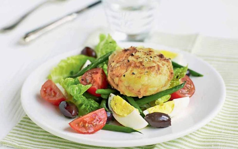 tuna fish cake nicoise salad