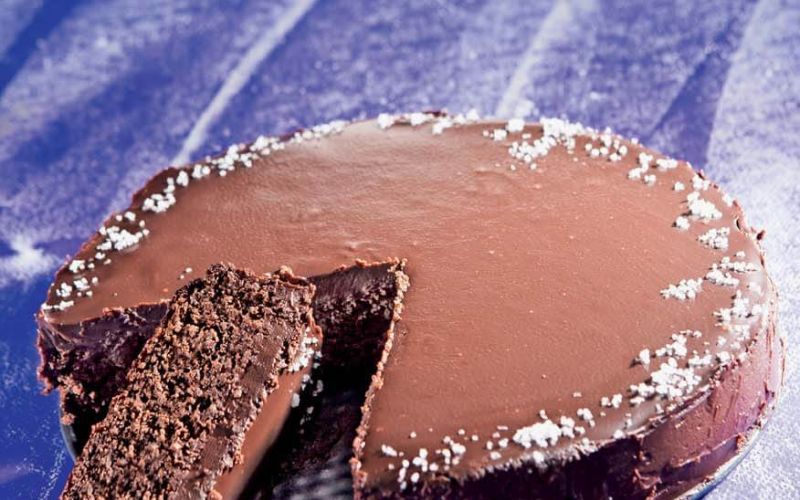 cokoladno-pomarancna torta s solnim cvetom