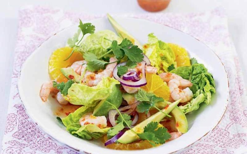 prawn salad with orange, red onion and avacadohealthy