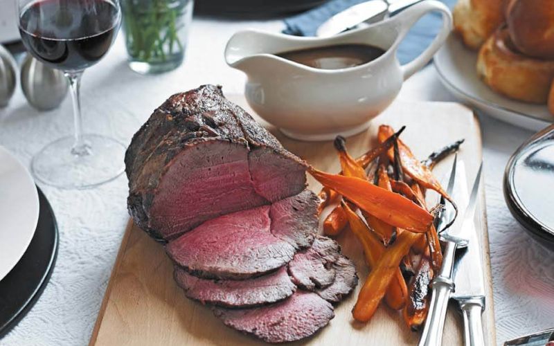 goveja pecenka s korenjem in preprosto omako