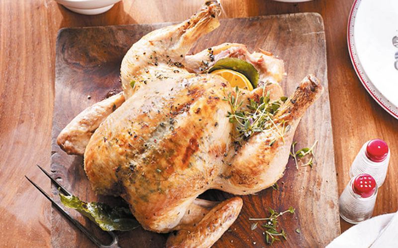 Pecen piscanec z limonovo-timijanovo masleno omako