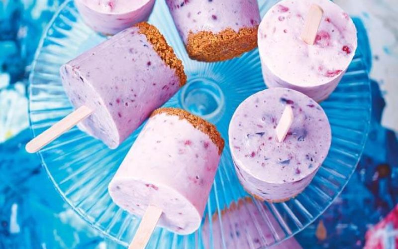 Frozen berry &amp; ginger nut yogurt pops