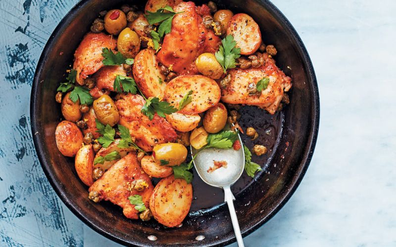 Piščanec s kaprami in krompirjem