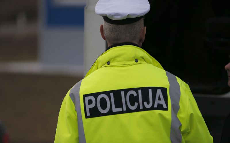 policija
