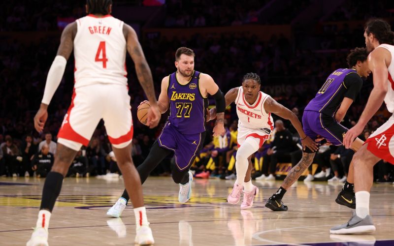 luka doncic lakers houston.jpg