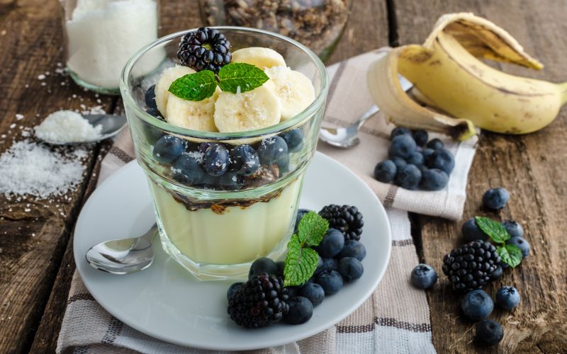 rižev puding s sadjem