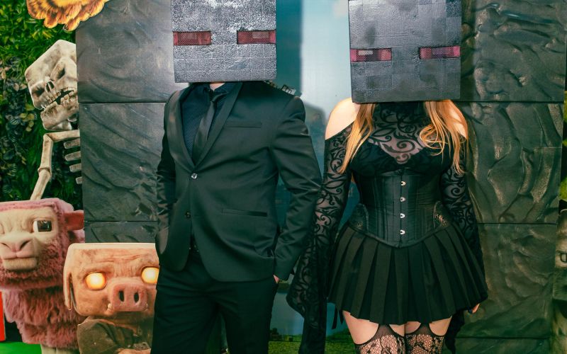 Minecraft - Igra ima veliko oboževalcev, ki so na premiero prišli pripravljeni.