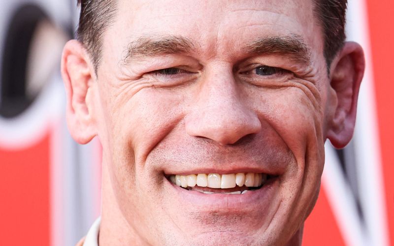 John Cena - John Cena, nekdaj rokoborec, zdaj igralec, je razkril, da je dvakrat imel kožnega raka.