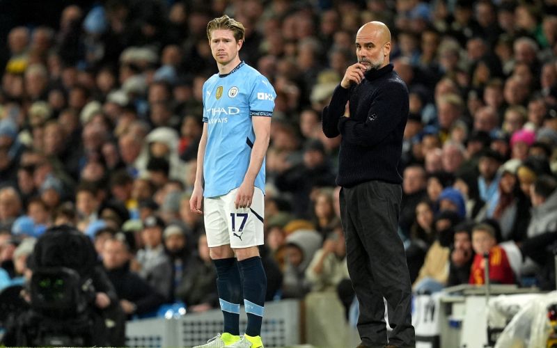 kevin de bruyne pep guardiola.jpg