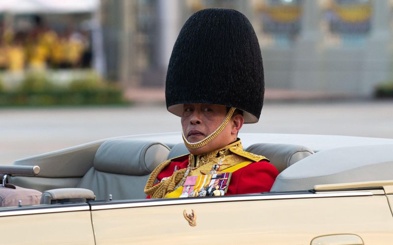 Tajski kralj - Ameriški akademik je s svojimi besedami očitno razžalil kralja, kar bi lahko imelo hu