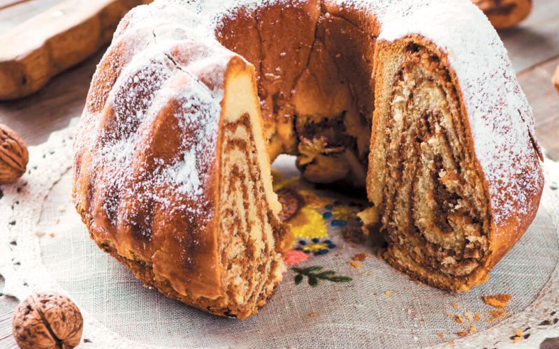 Potica,,Roll,With,Walnuts.,Slovenian,Dessert
