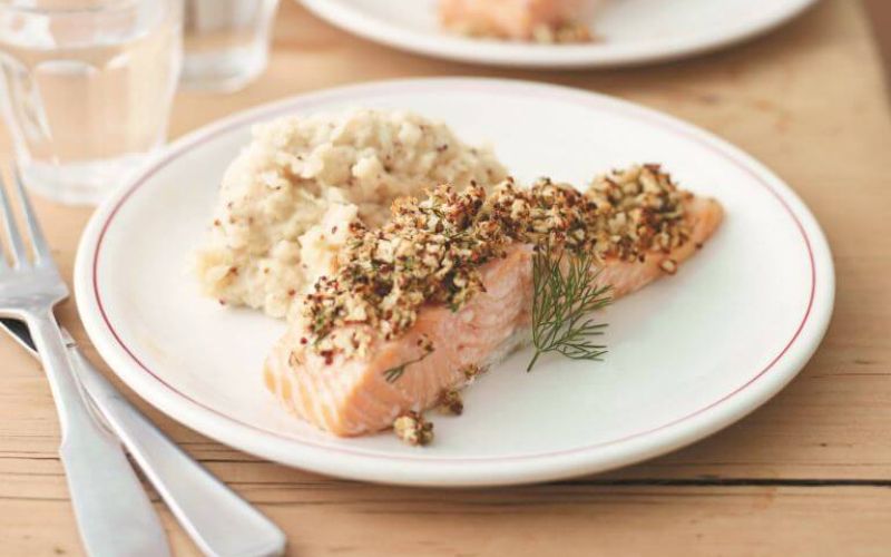 Oblozeni losos s pirejem zelene