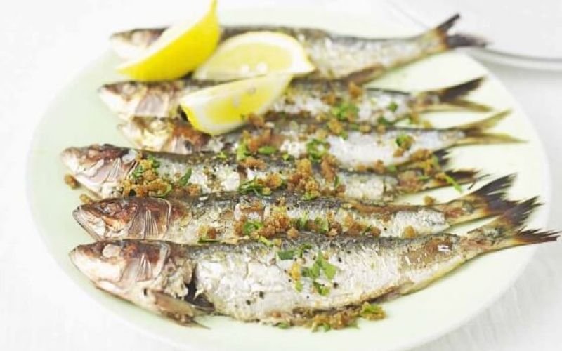 sardele-s-hrustljavim-posipom_558x620_acf_cropped