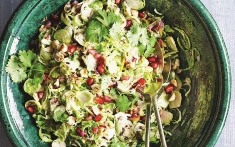 Solata iz ohrovta s citrusi in granatnim jabolkom