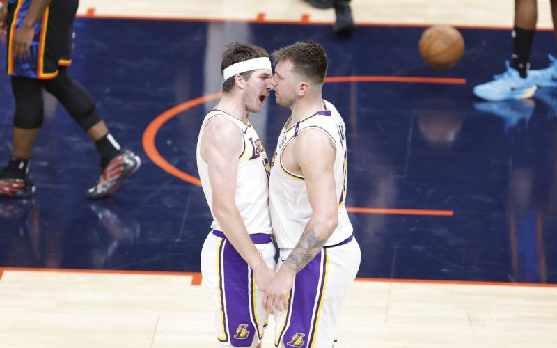 doncic reaves.jpg