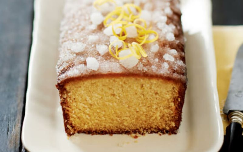 Krasen limonov kolač s sladkornim oblivom