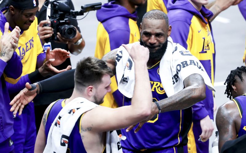 luka doncic lebron james pm.jpg