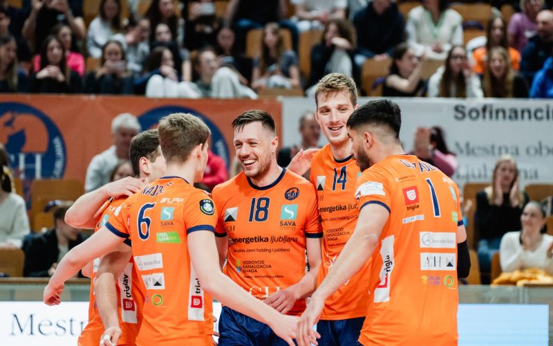 ach volley.jpg