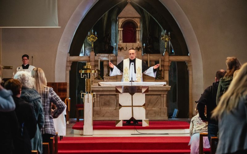 blagoslov-velikonočnih-jedi, katoliška-cerkev, velikonočni-prazniki, pirhi, žegenj