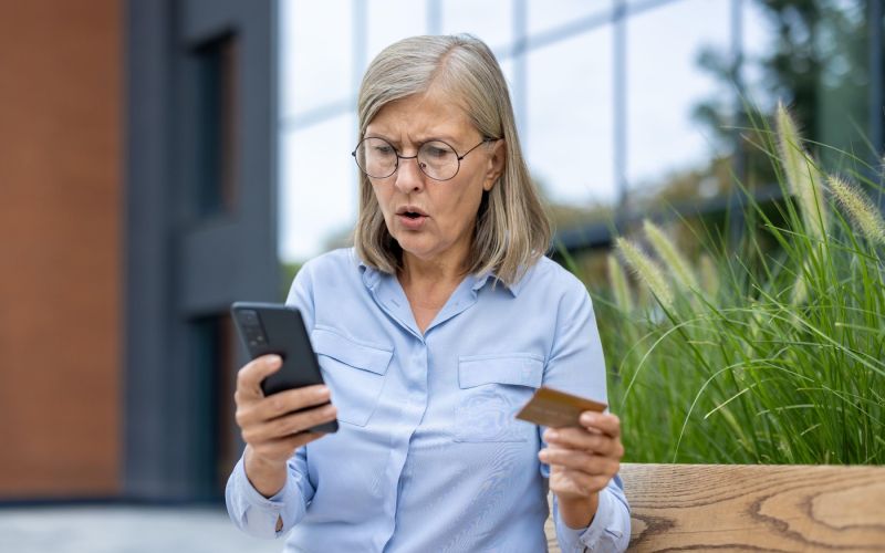 prevara, goljufija, kartica, starejši.jpg