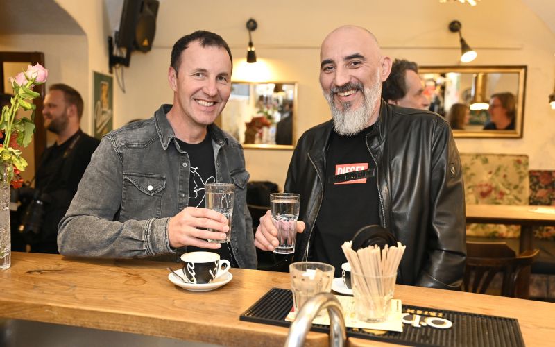 Mi2 - V skupini Mi2 sta bila na začetku res samo dva - Jernej Dirnbek