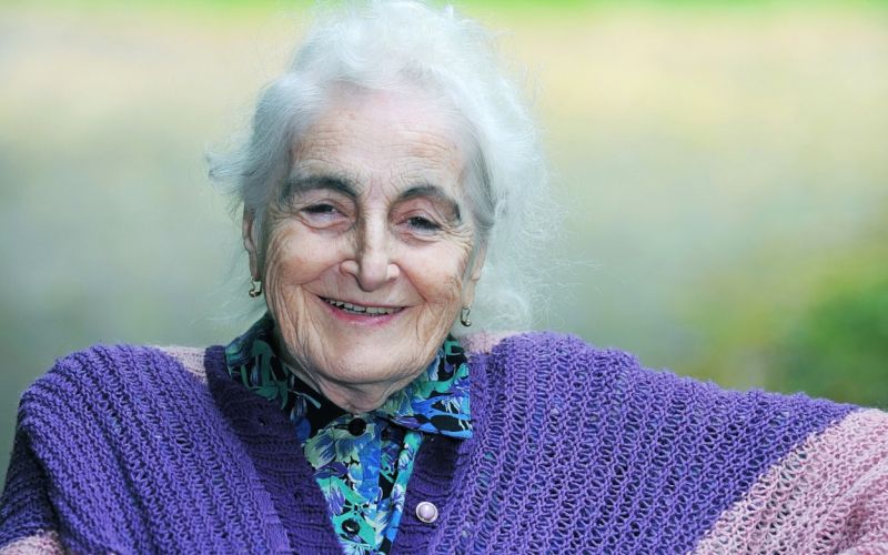 Poslovila se je Neža Maurer.