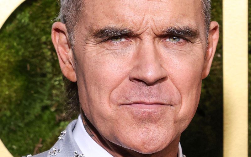 Robbie Williams - Robbie Williams je razkril, da je njegova dep