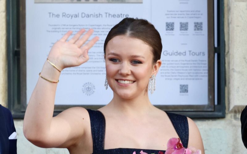 Danska kraljeva družina - 18. rojstni dan princese Isabelle je danska kraljeva družina praznovala v