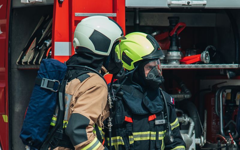 simbolična, gasilci, gasilec, prvi-posredovalci, gasilski-avto