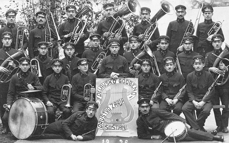 zarja Slika 3 Delavska godba Zarja 1926.jpg
