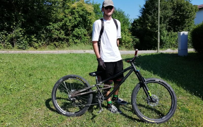 Erik Blažič kolo.jpg