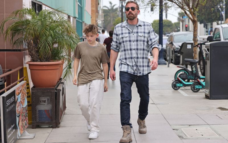 Ben Affleck - Svojemu najstniškemu sinu ni želel kupiti super za 6 tisoč dolarjev, ampak mu je rekel