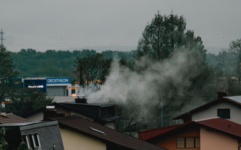 simbolična, zima, kurjava, kurjenje, drva, dim, onesnaženje, zrak