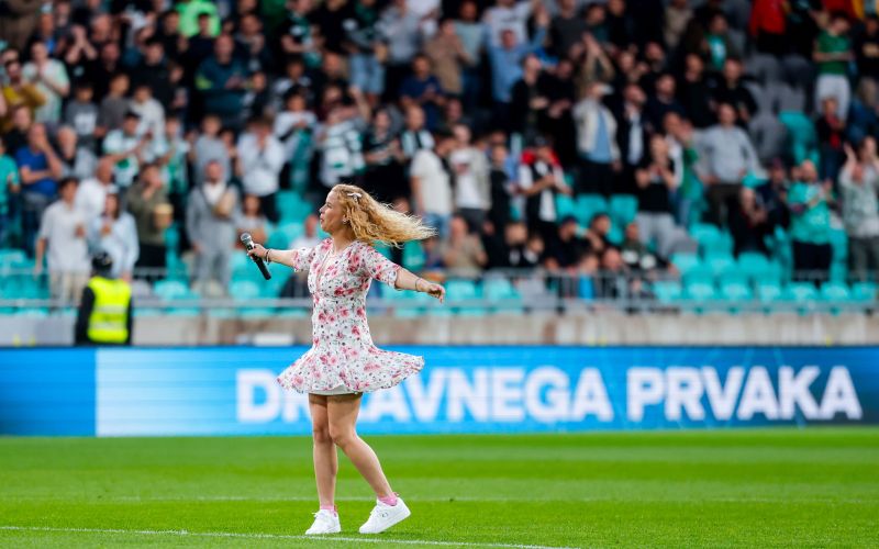 anika horvat af.jpg