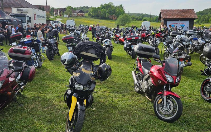 mk-gronska-strejla, moto-srecanje, budinci, motoristi, motorji