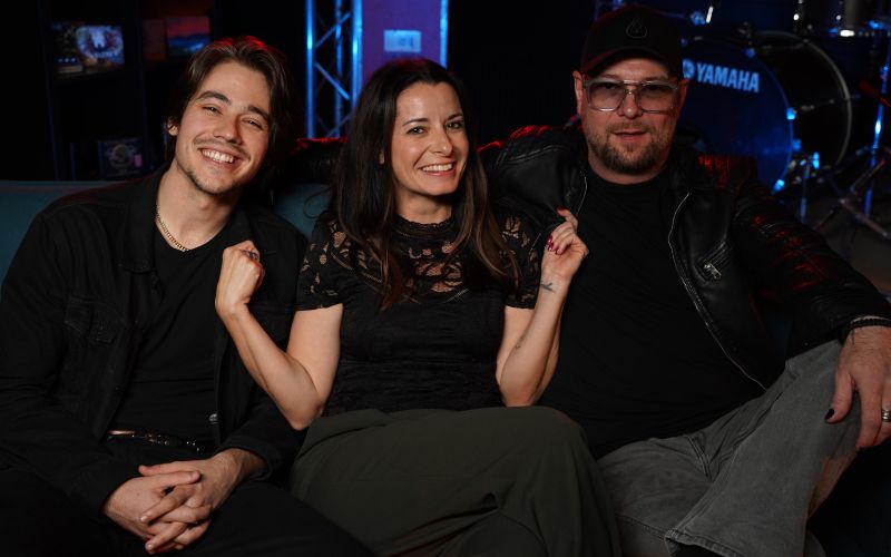 Jana Morelj, Bojan Cvjetićanin, Tomi Meglič - Na enem kanču je zd