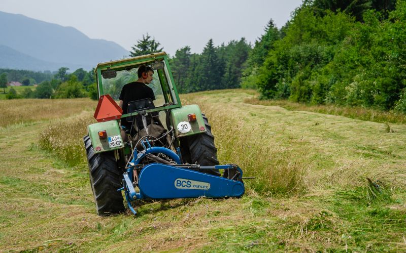 košnja, trava, traktor,
