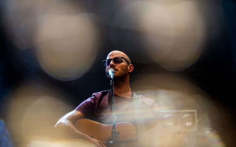 Rudi Bučar - Po skoraj petih letih se Rudi Bučar vrača z novo skladbo Lačn bluz,.